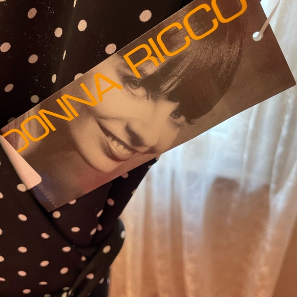 Donna Ricci Dress, NWT wrap around with attached fabric belt to tie. - Picture 3 of 8